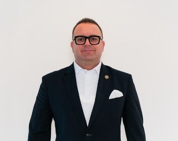 Staff member Panayot Sopotski                 from ID_8118b3