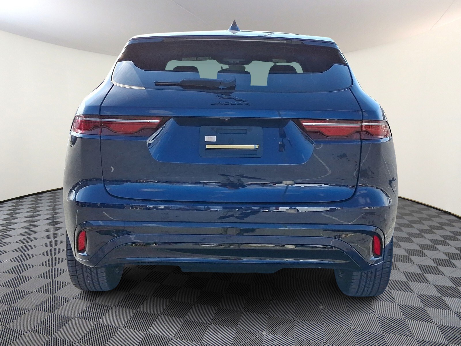 2025 Jaguar F-PACE P250 R-Dynamic S photo 3