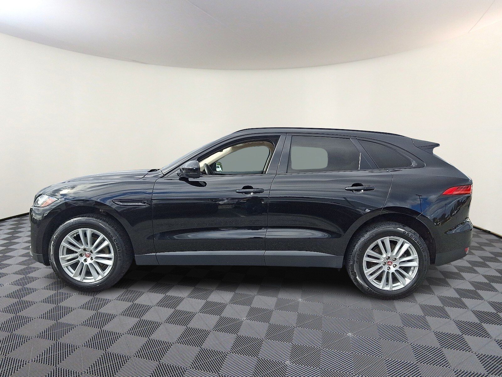 2020 Jaguar F-PACE Prestige P250 photo 2