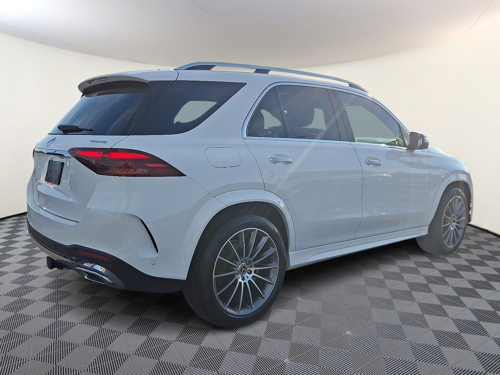 2024 Mercedes Benz GLE 350 4MATIC photo 4