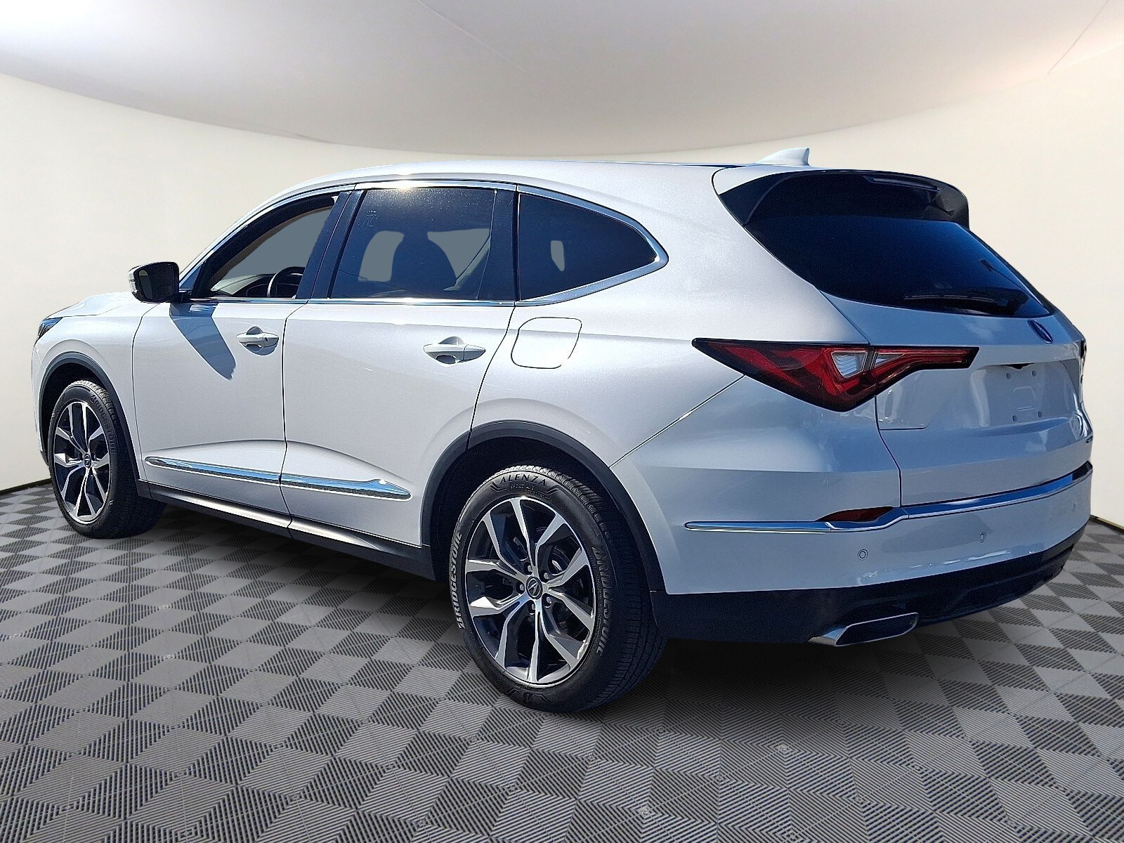 2024 Acura MDX Technology SH-AWD photo 2