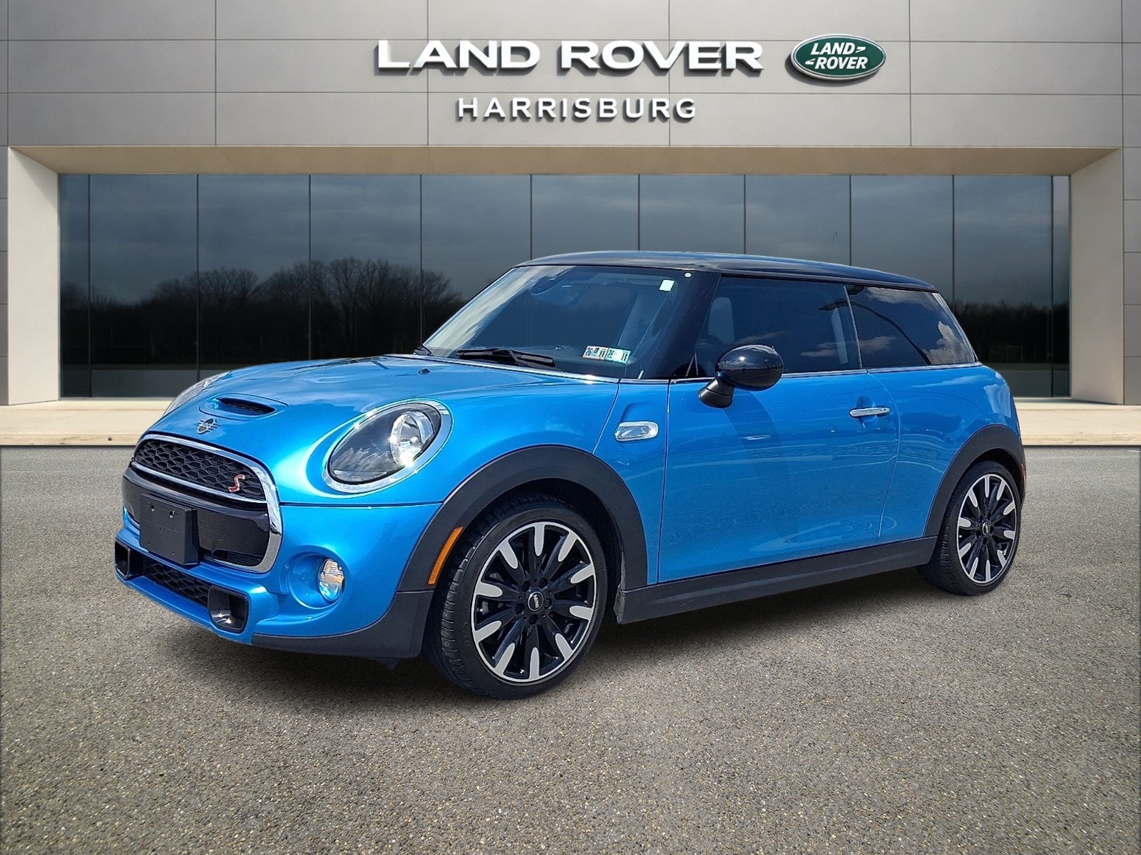 2019 MINI Hardtop Cooper S Signature's photo