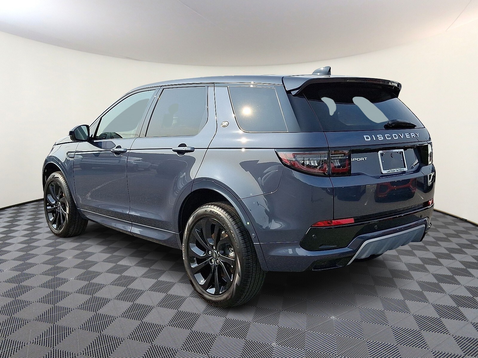 2025 Land Rover Discovery Sport S photo 3