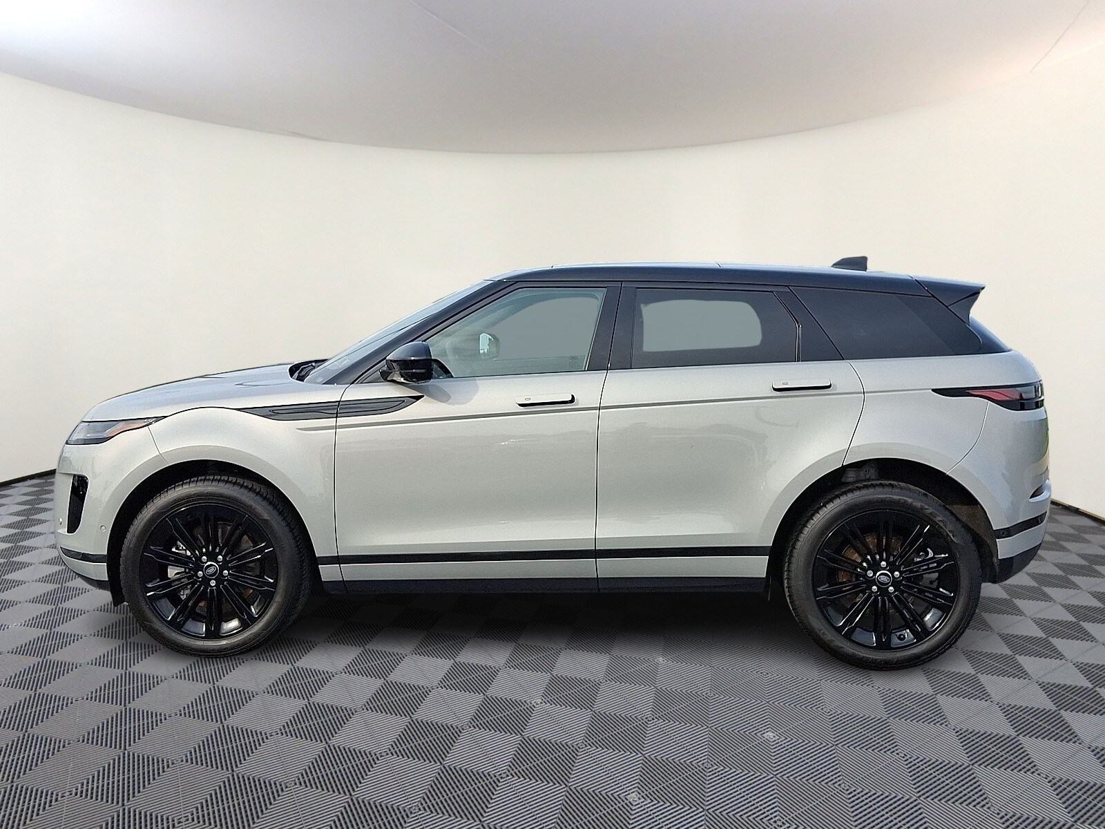 2025 Land Rover Range Rover Evoque S photo 2