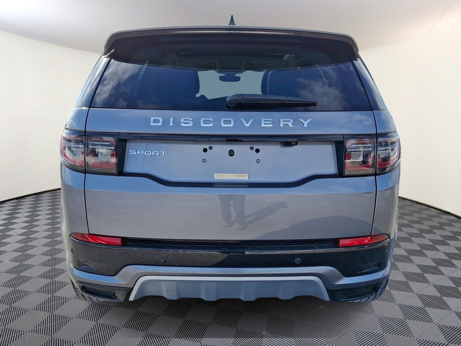 2024 Land Rover Discovery Sport S photo 4