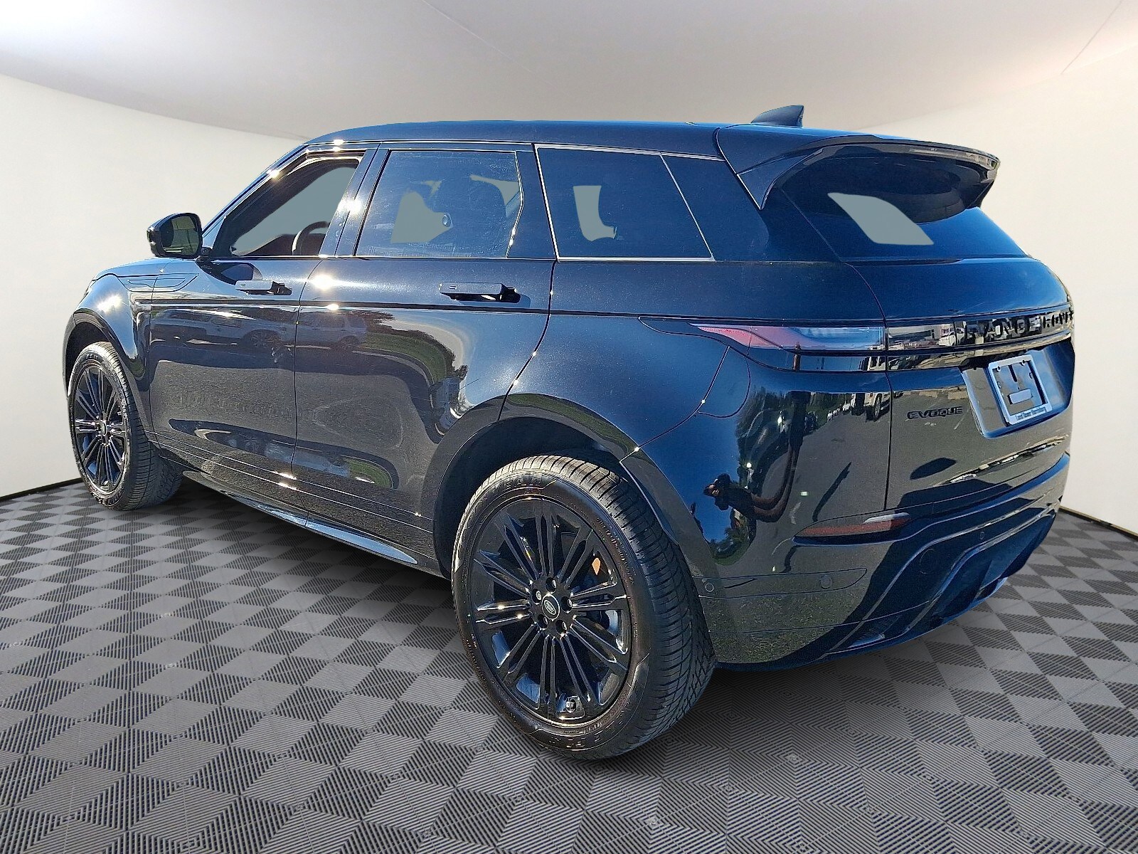 2025 Land Rover Range Rover Evoque Dynamic SE photo 2
