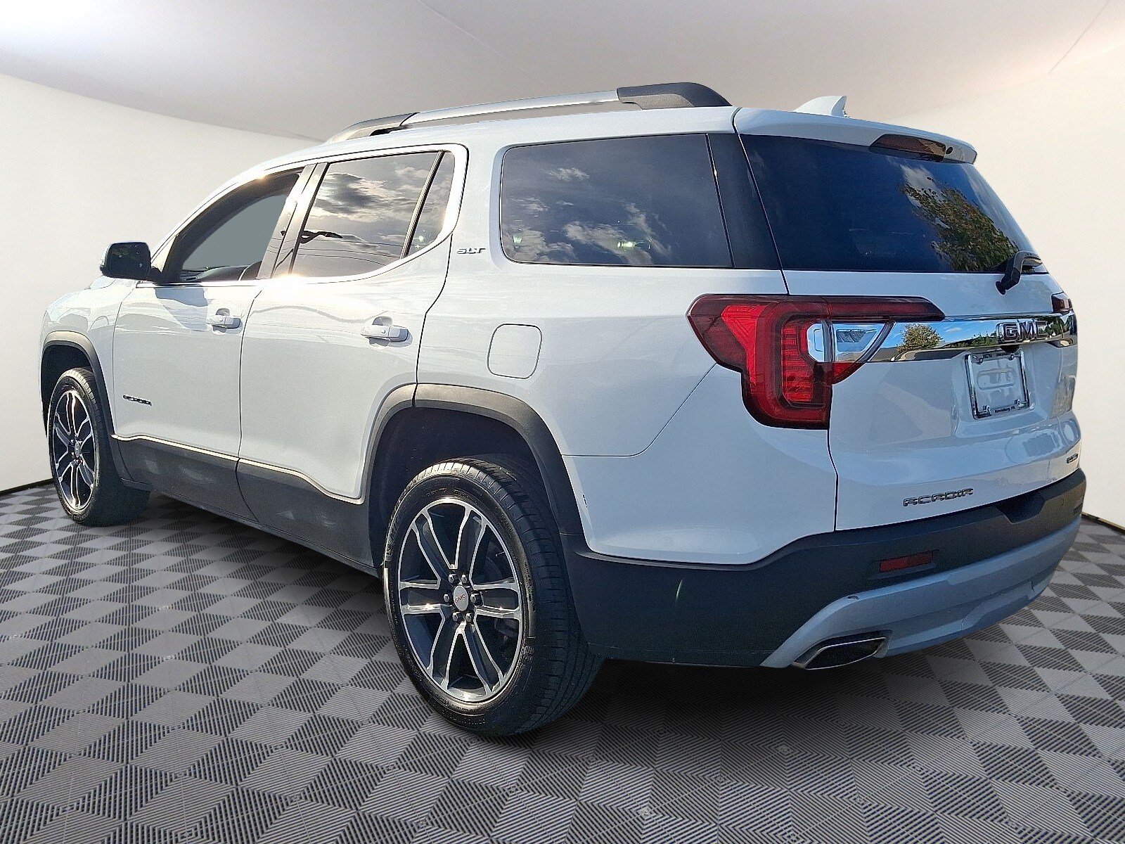 2022 Gmc Acadia SLT photo 2