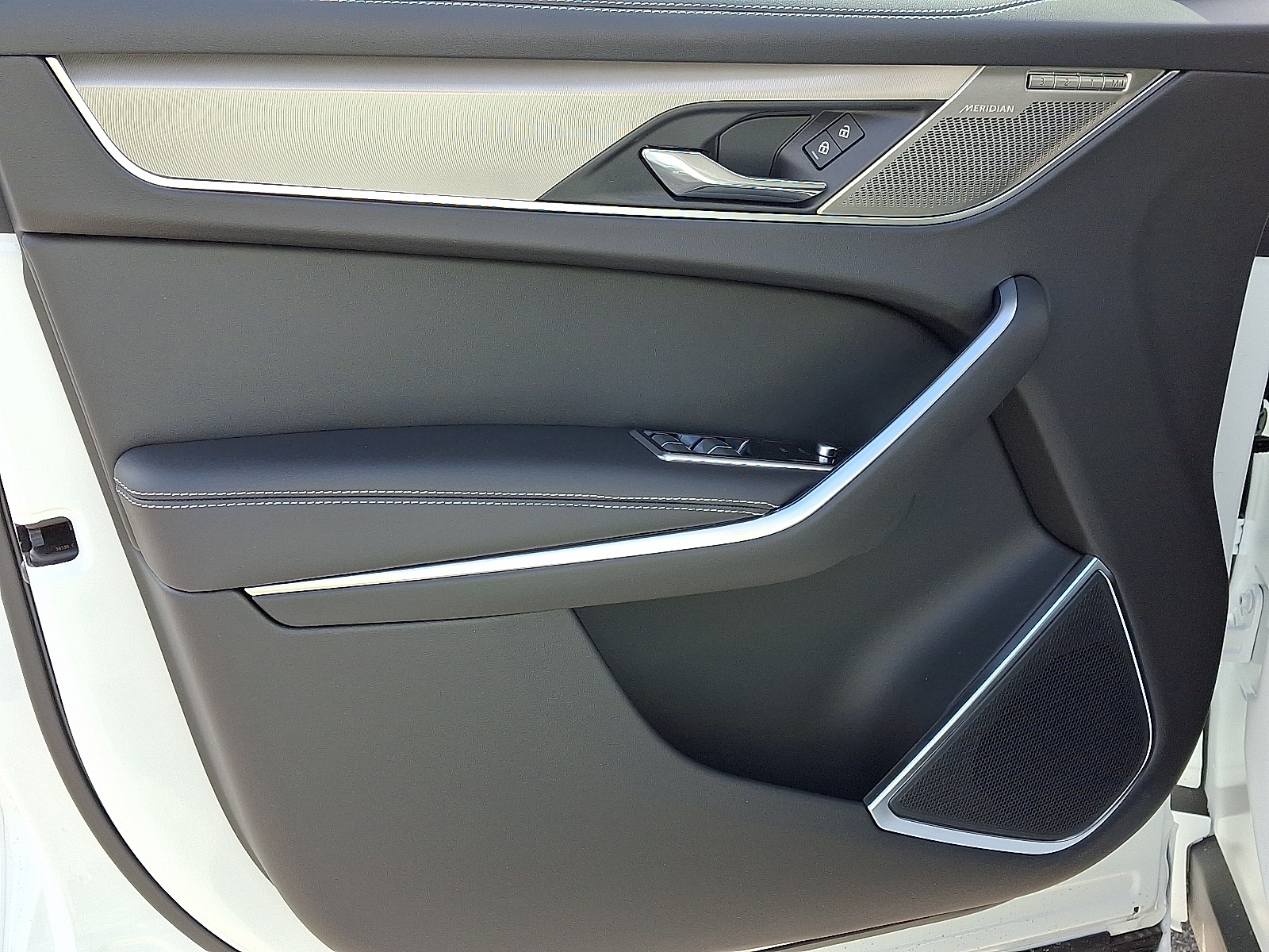 2026 Jaguar F-Pace R-Dynamic S - Photo 10
