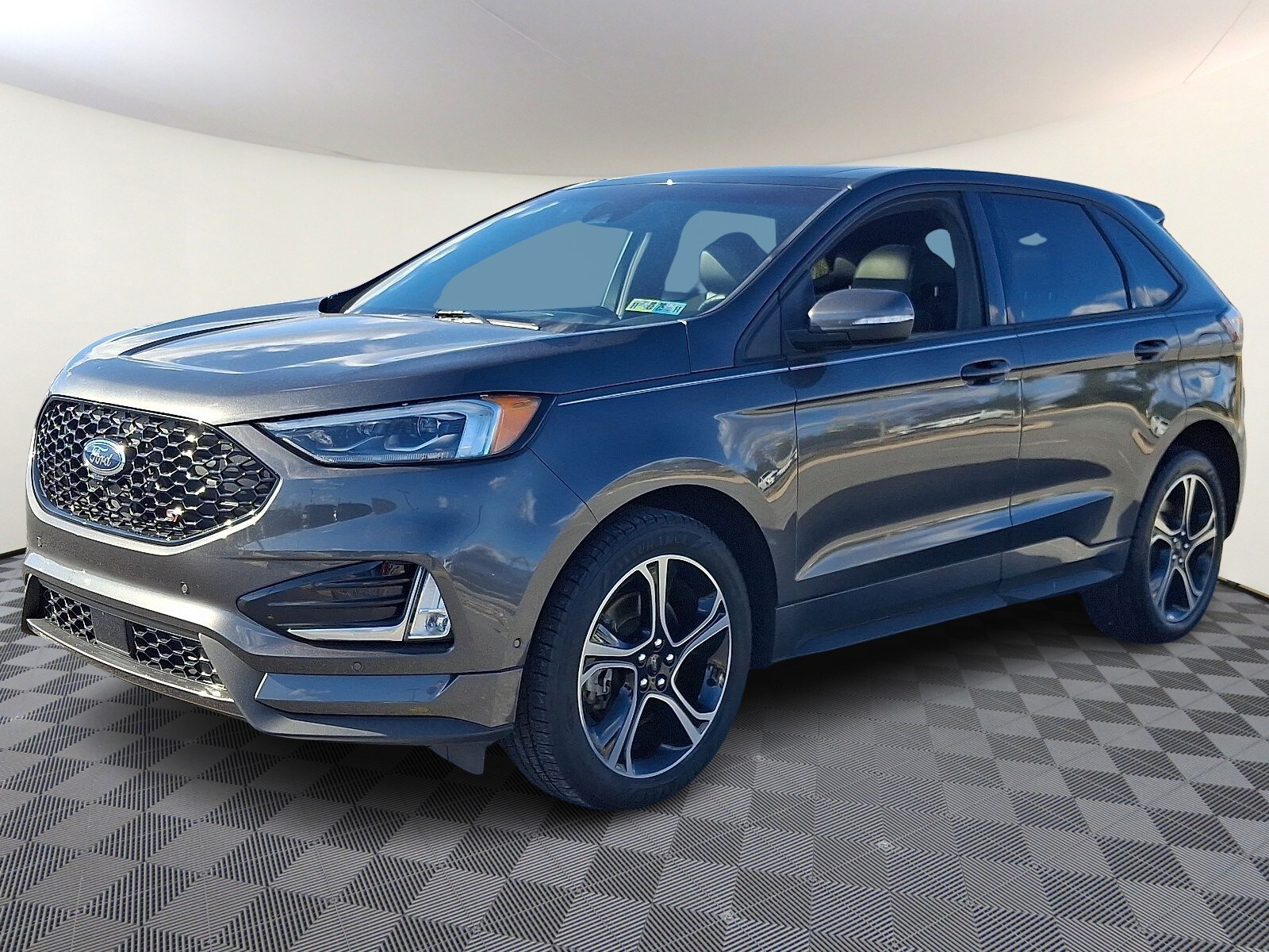 2019 Ford Edge ST photo 3