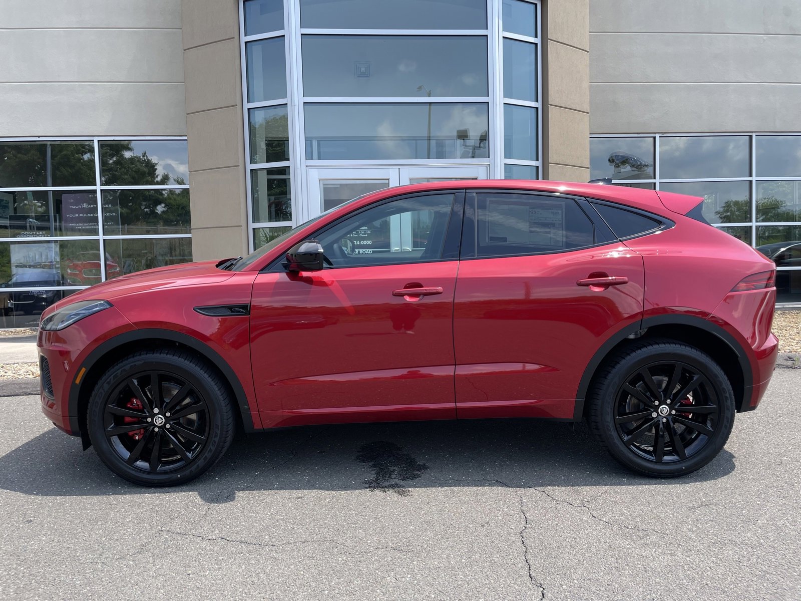 2024 Jaguar E-PACE R-Dynamic photo 4