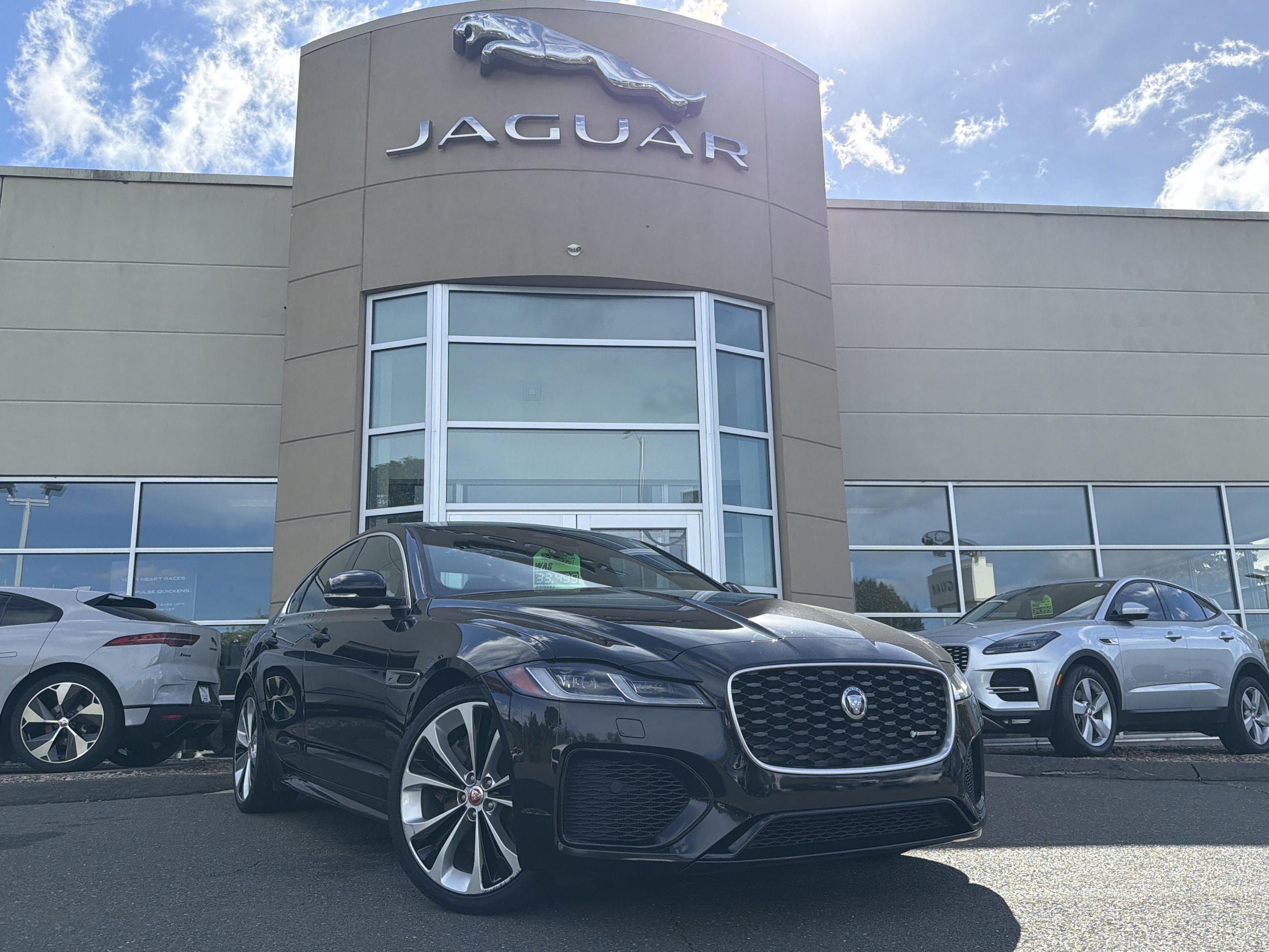 2022 Jaguar XF R-Dynamic SE