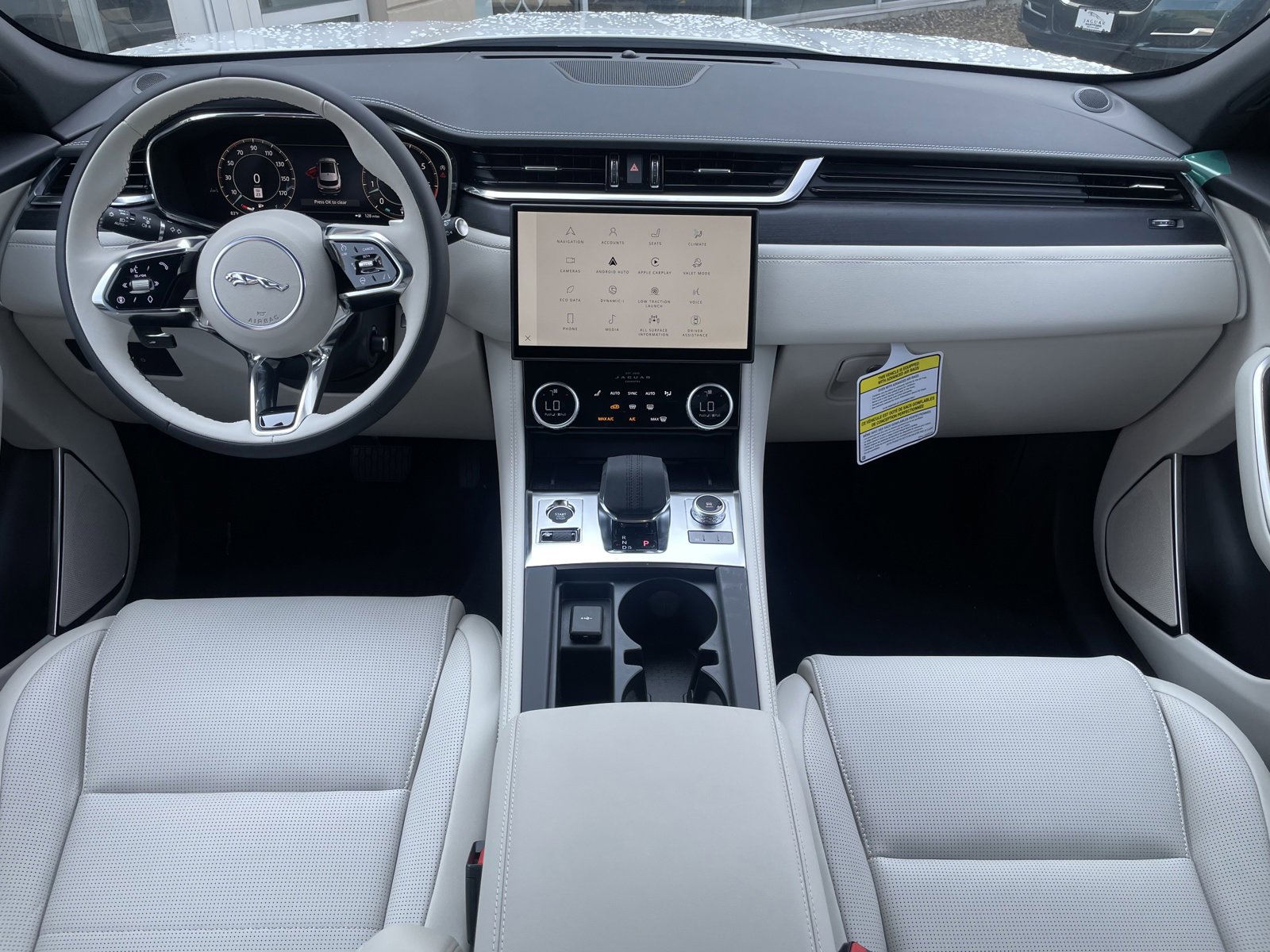 2025 Jaguar F-PACE P400 R-Dynamic S photo 2