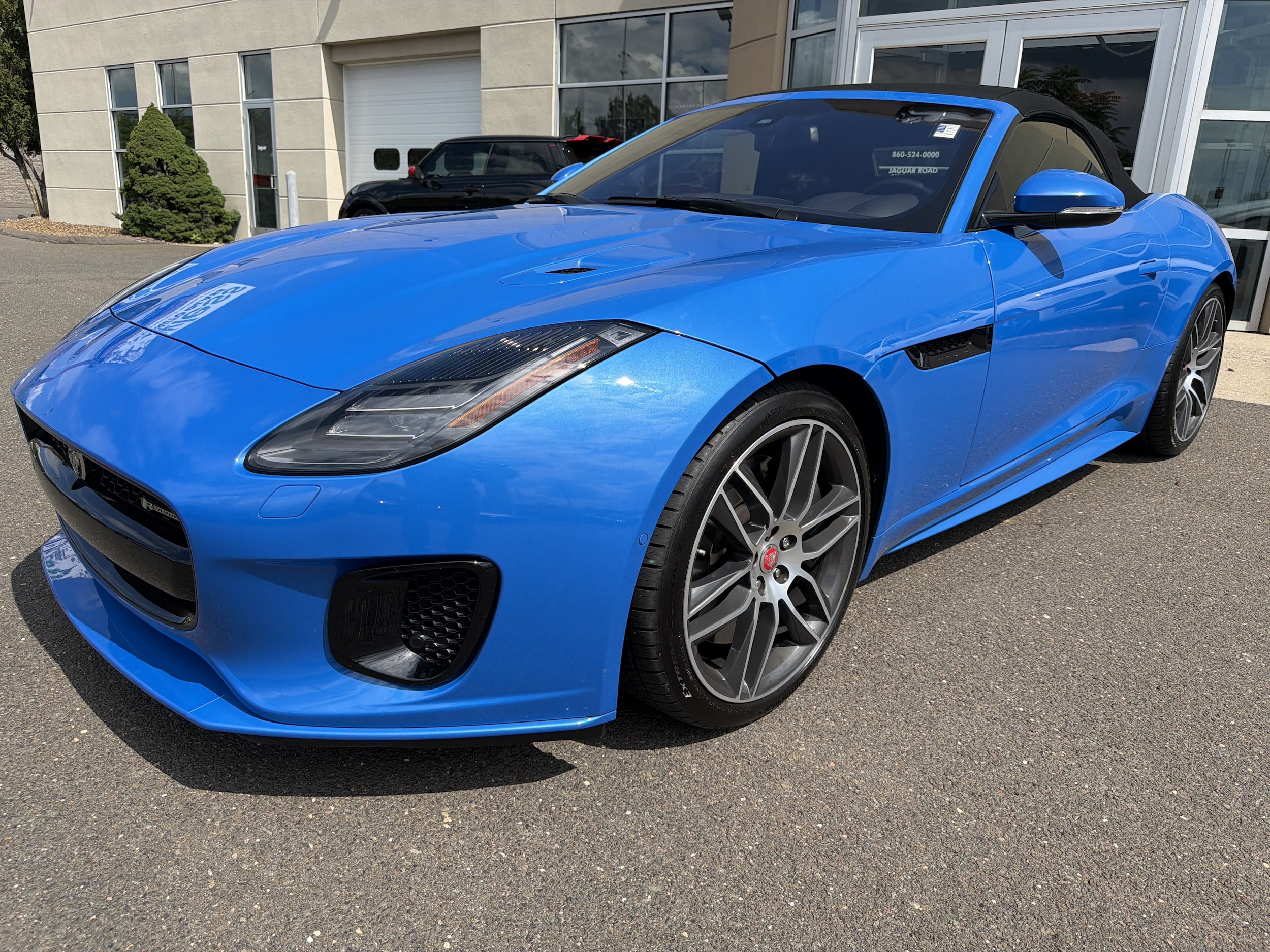 2018 Jaguar F-TYPE R-Dynamic - Photo 8