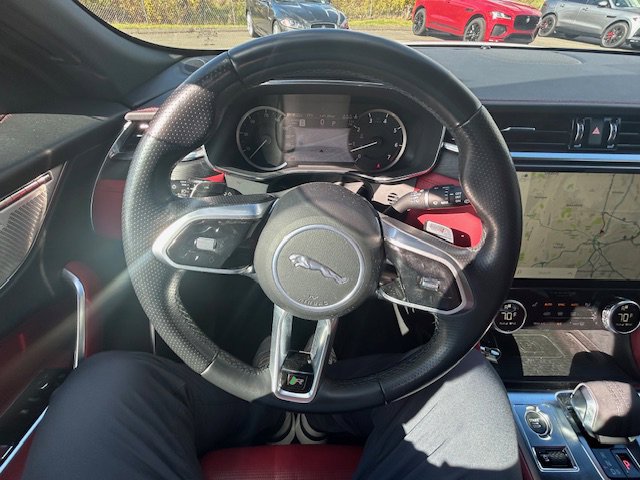 2023 Jaguar F-Pace R-Dynamic S - Photo 26