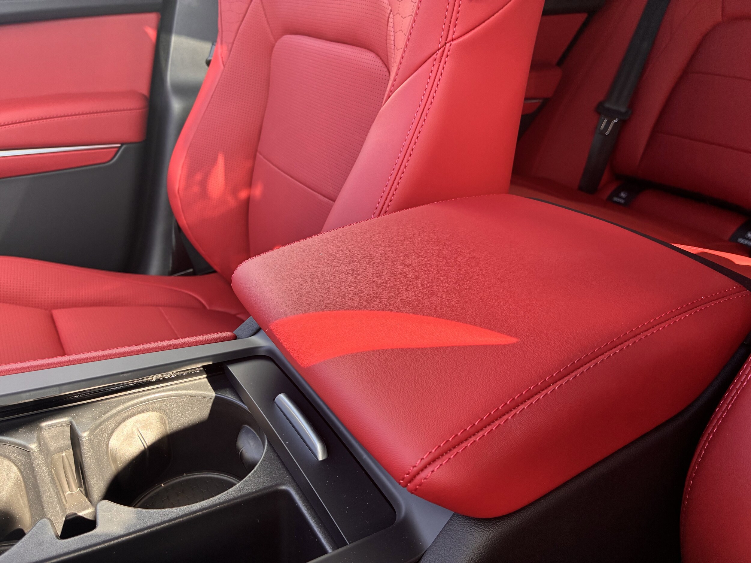 2026 Jaguar F-Pace R-Dynamic S - Photo 17