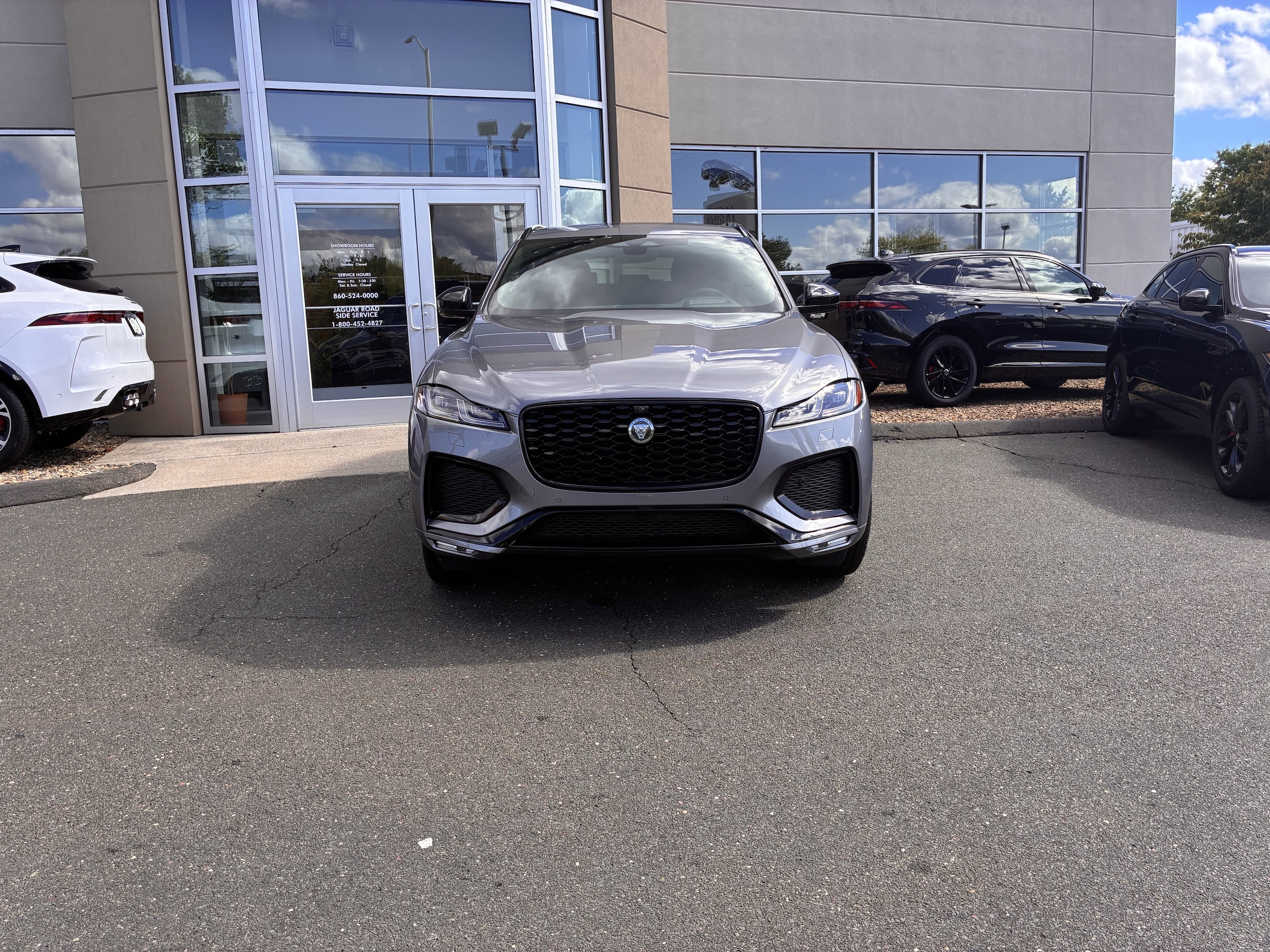 2026 Jaguar F-Pace R-Dynamic S - Photo 3