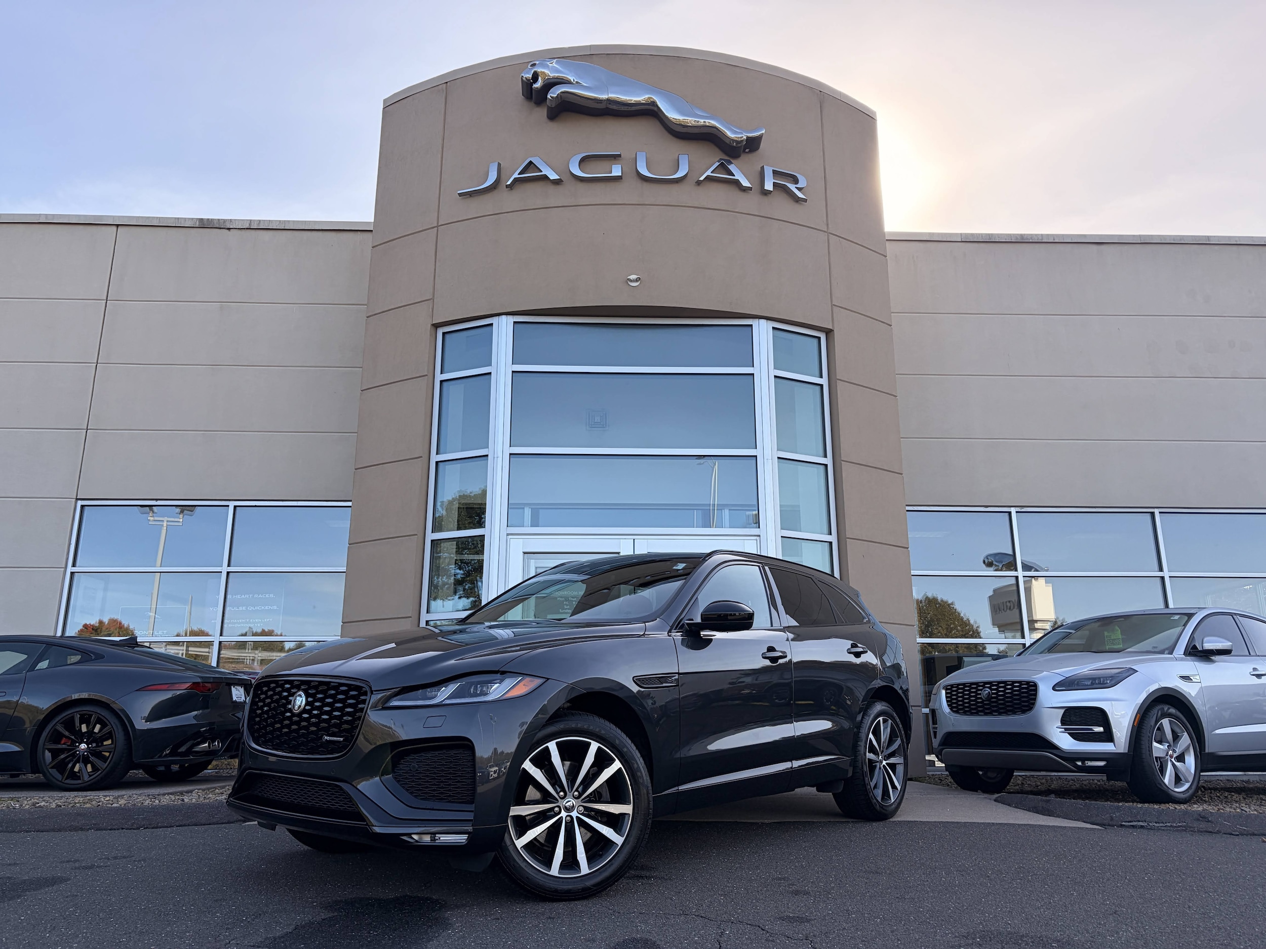 2024 Jaguar F-PACE R-Dynamic S
