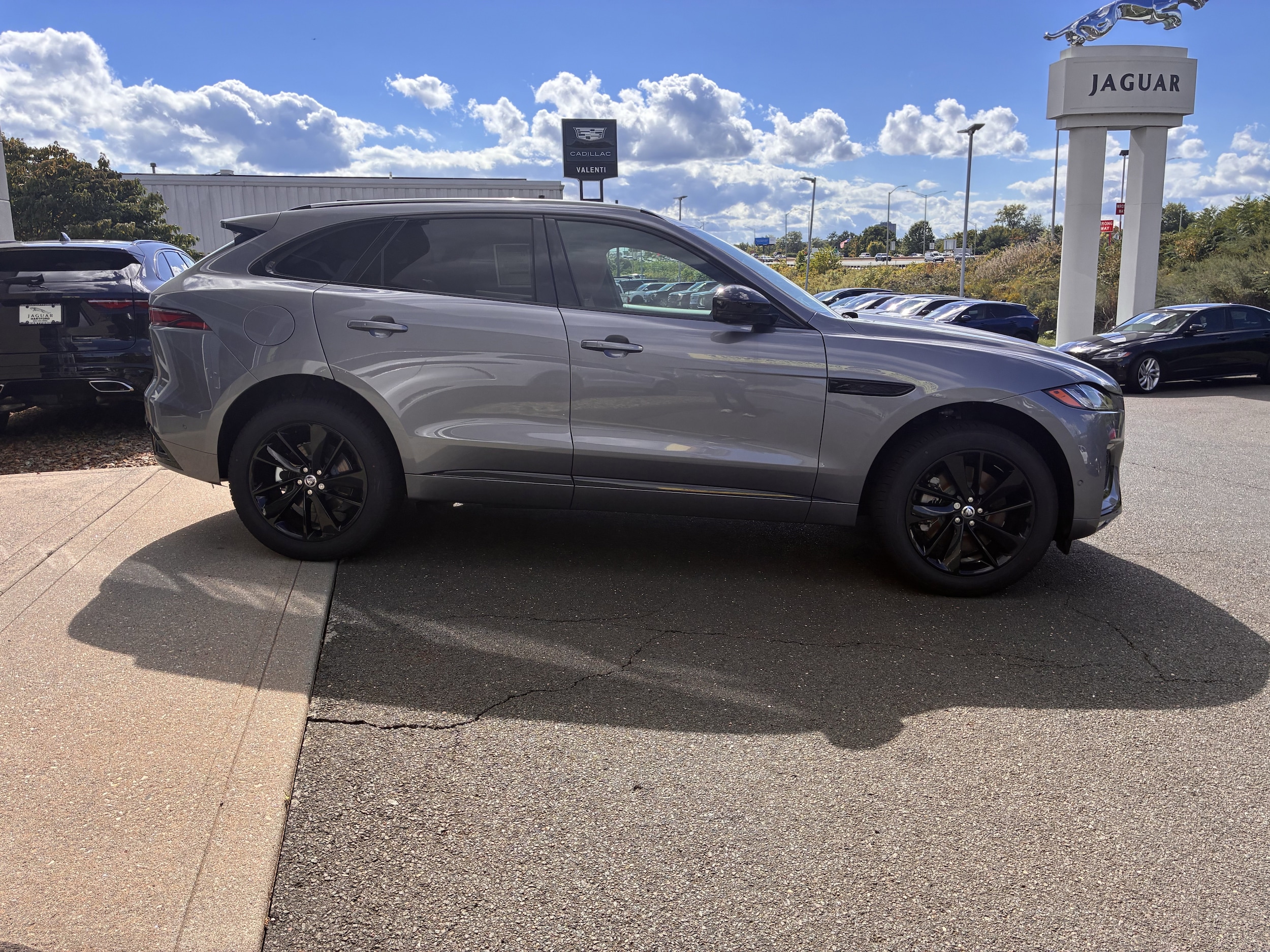 2026 Jaguar F-Pace R-Dynamic S - Photo 5