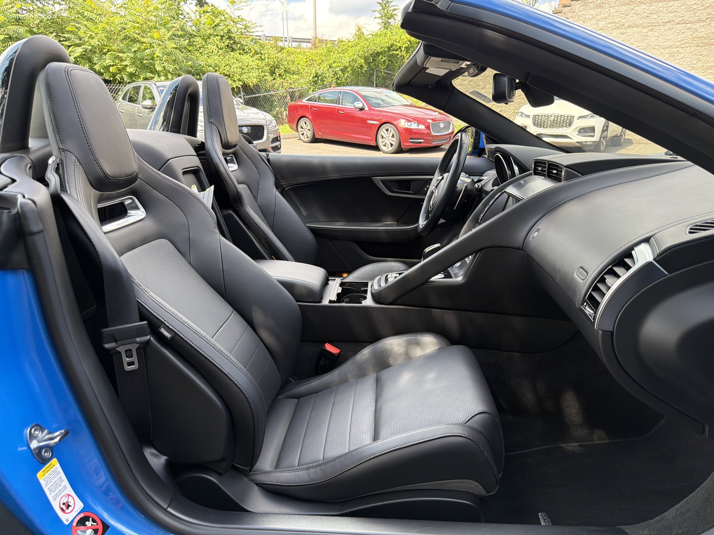 2018 Jaguar F-TYPE R-Dynamic - Photo 23