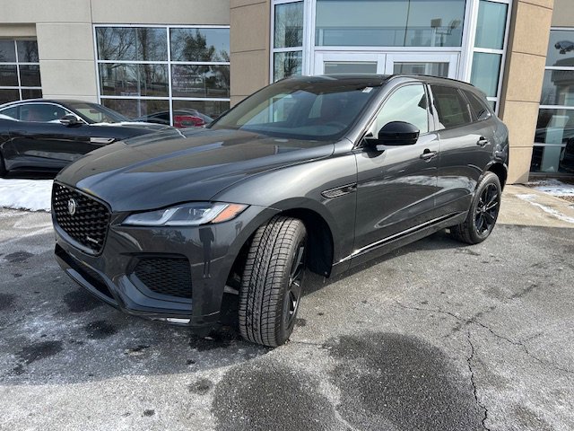 2025 Jaguar F-PACE P400 R-Dynamic S photo 2