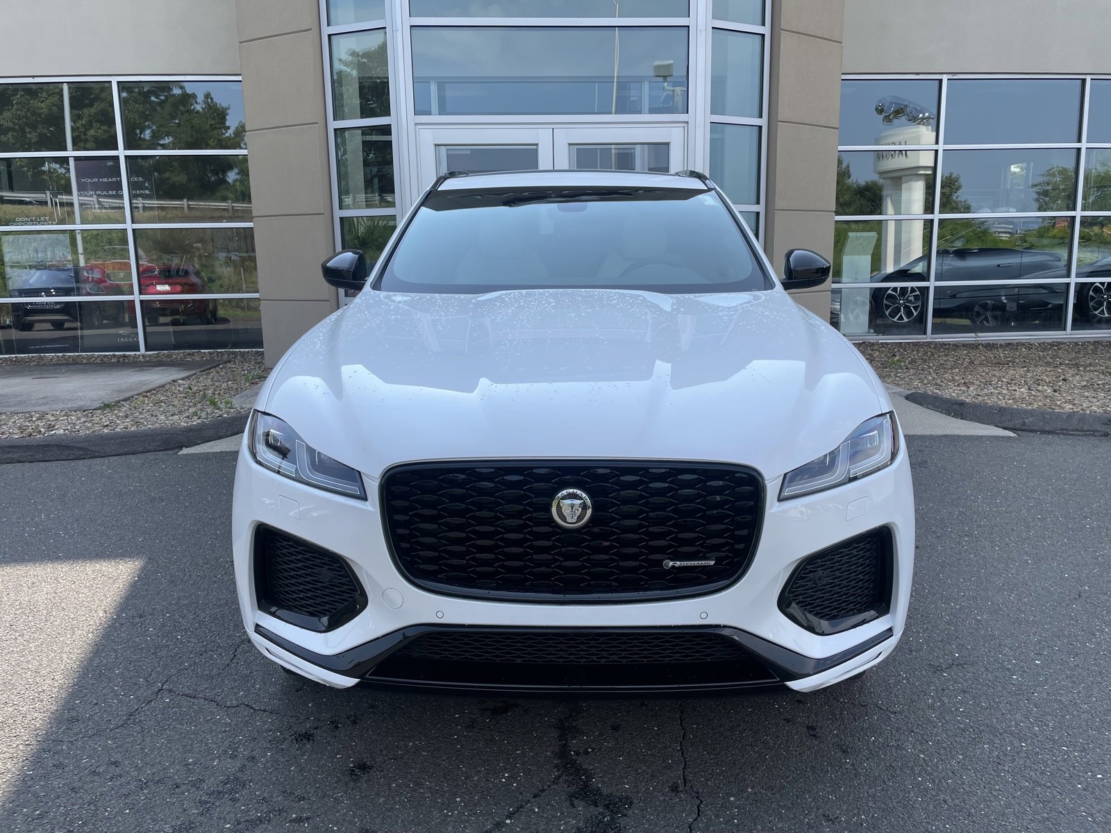 2025 Jaguar F-PACE P400 R-Dynamic S photo 3