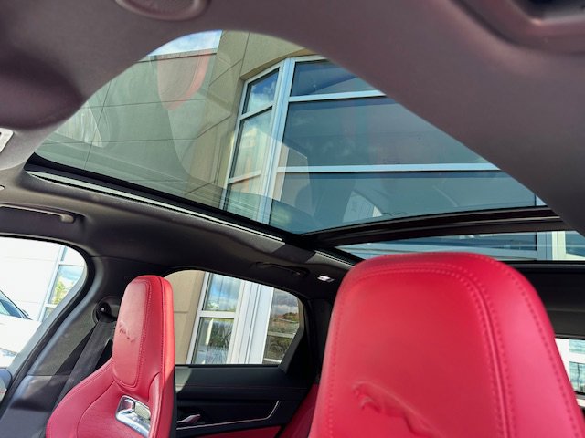 2023 Jaguar F-Pace R-Dynamic S - Photo 21