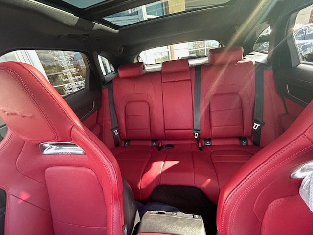 2023 Jaguar F-Pace R-Dynamic S - Photo 24