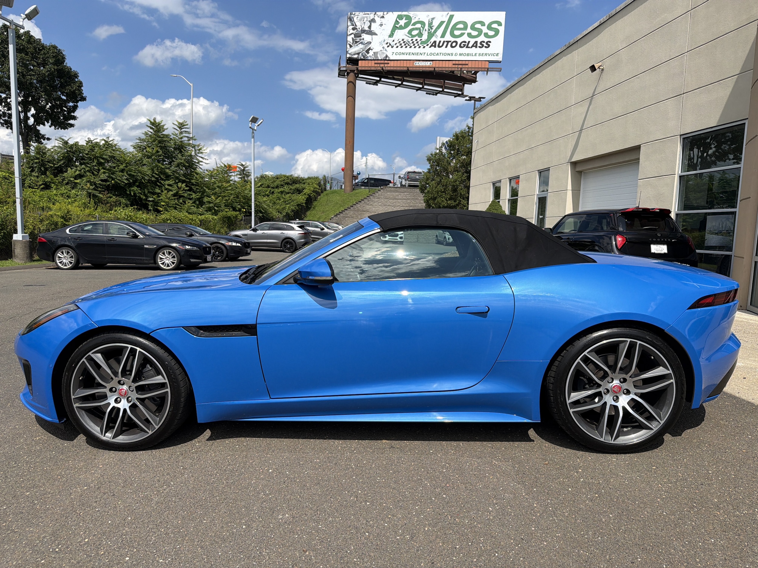 2018 Jaguar F-TYPE R-Dynamic - Photo 7