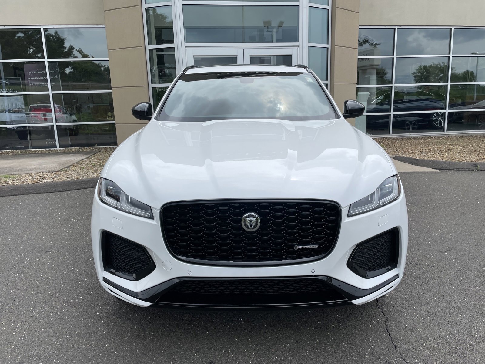 2025 Jaguar F-PACE P250 R-Dynamic S photo 3