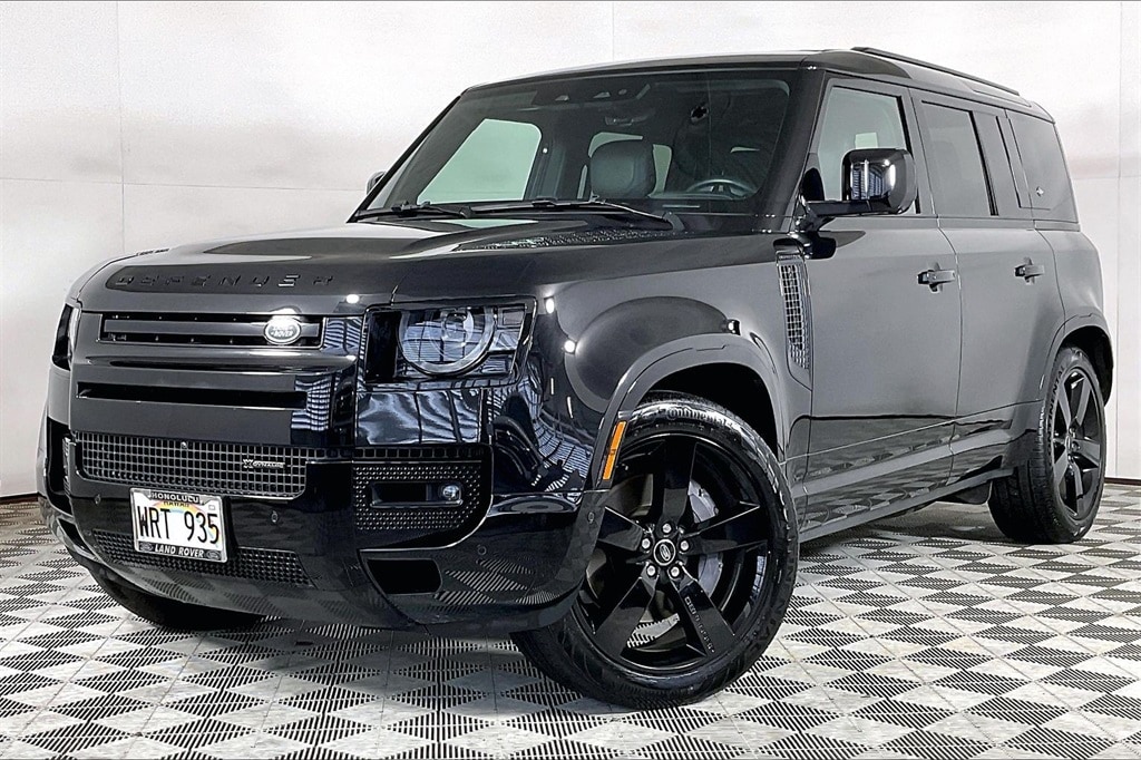 2023 Land Rover Defender X-Dynamic SE's photo