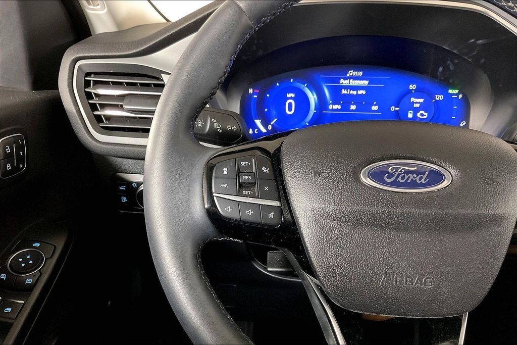 2022 Ford Escape Titanium - Photo 18