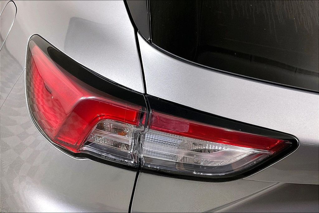 2022 Ford Escape Titanium - Photo 28