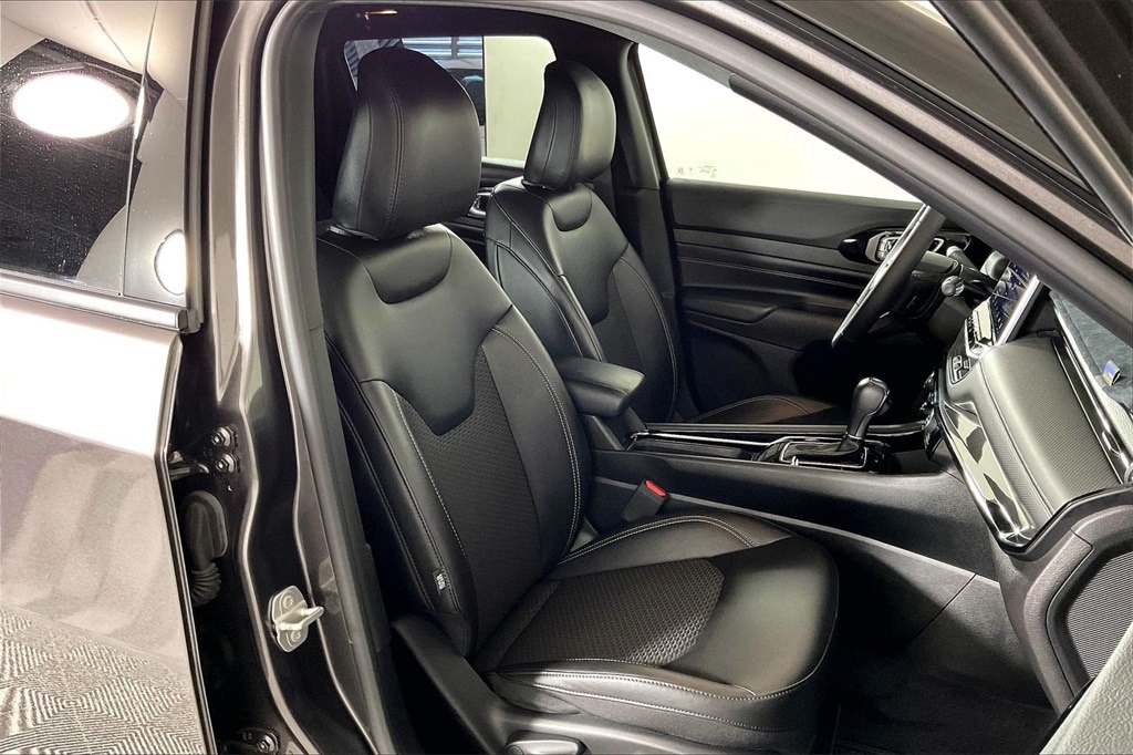 2023 Jeep Compass Altitude photo 4