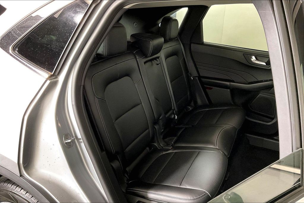 2022 Ford Escape Titanium - Photo 26