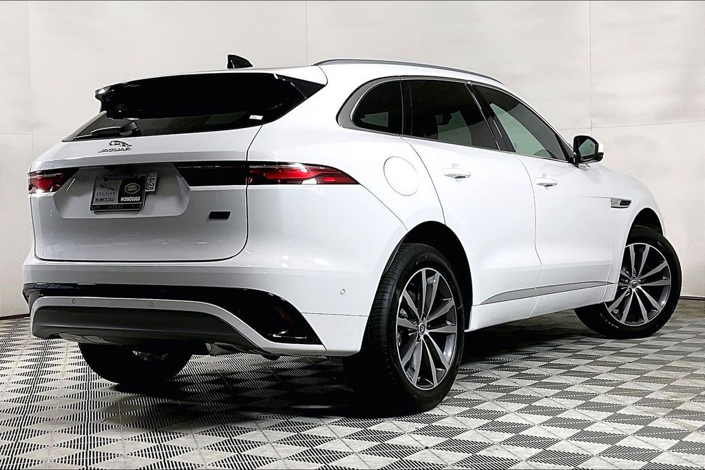 2026 Jaguar F-Pace R-Dynamic S - Photo 2