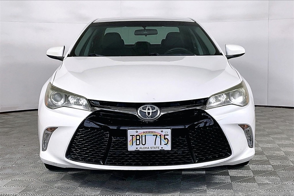 2017 Toyota Camry XSE photo 2