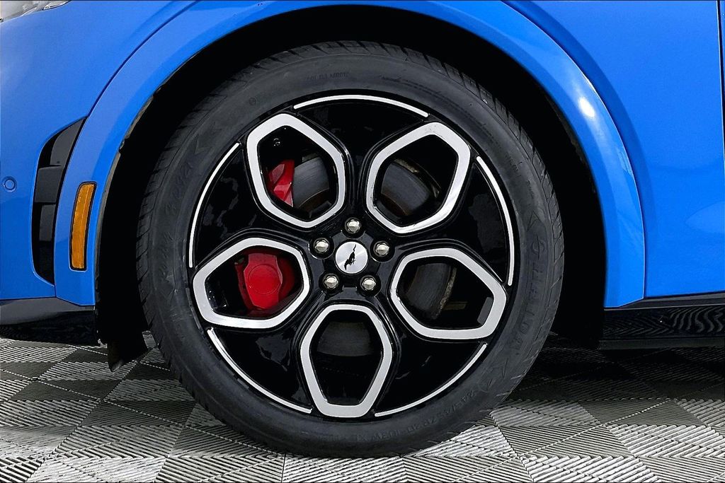 2022 Ford Mustang Mach-E GT AWD - Photo 8