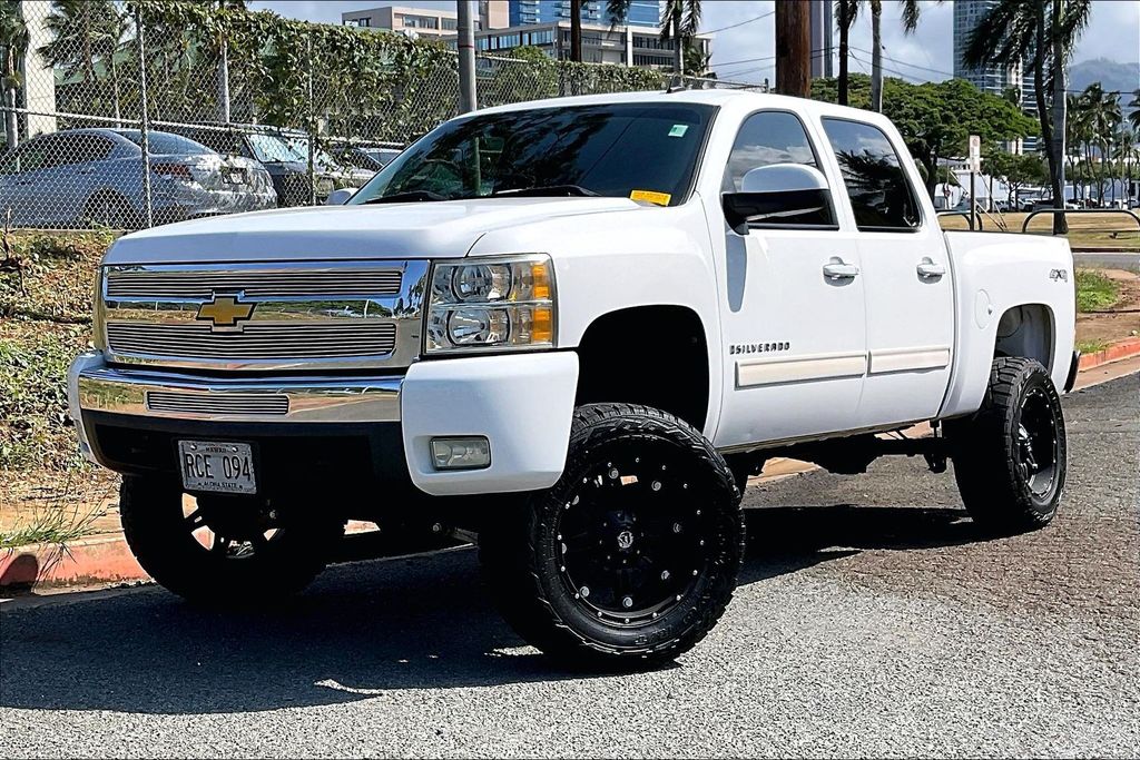 2010 Chevrolet Silverado 1500 LT 4X4 Crew Cab's photo