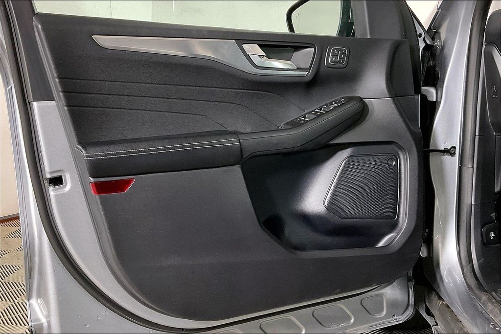 2022 Ford Escape Titanium - Photo 22