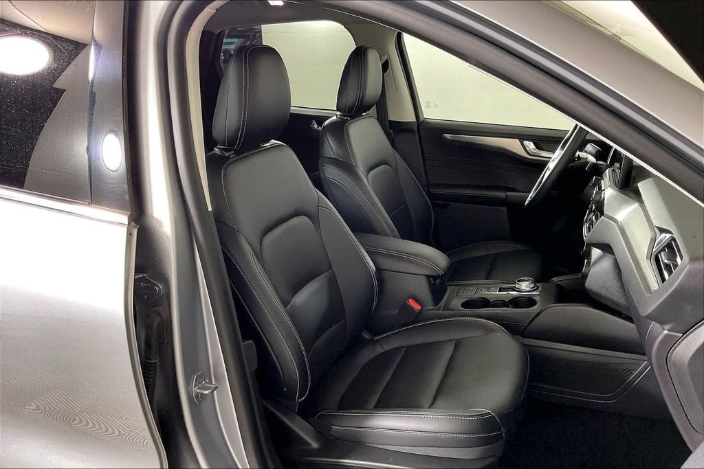 2022 Ford Escape Titanium - Photo 6