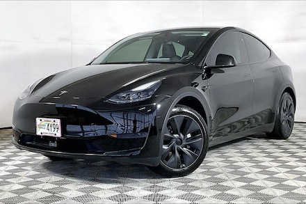 2024 Tesla Model Y Standard Range SUV