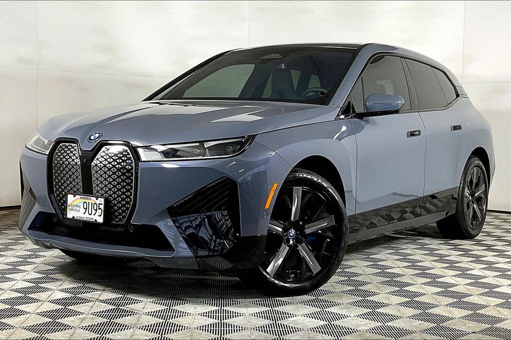 2025 BMW iX xDrive50's photo