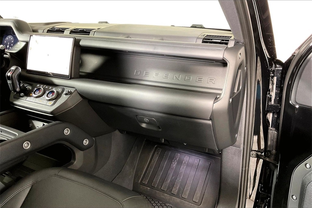2024 Land Rover Defender V8 - Photo 16