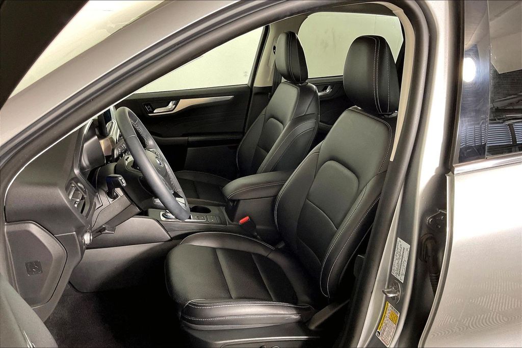 2022 Ford Escape Titanium - Photo 24