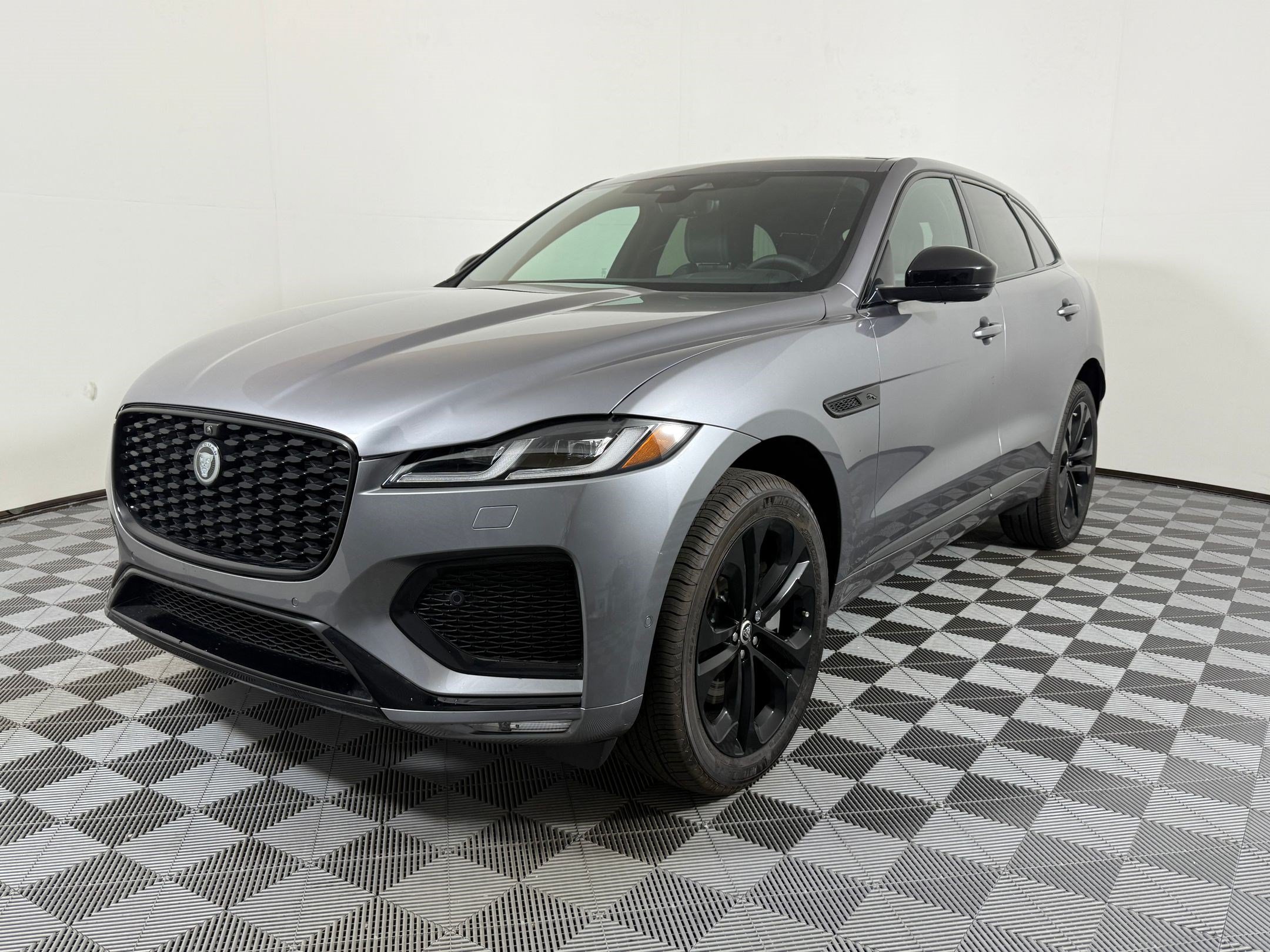 New 2026 Jaguar F-PACE P250 R-Dynamic S