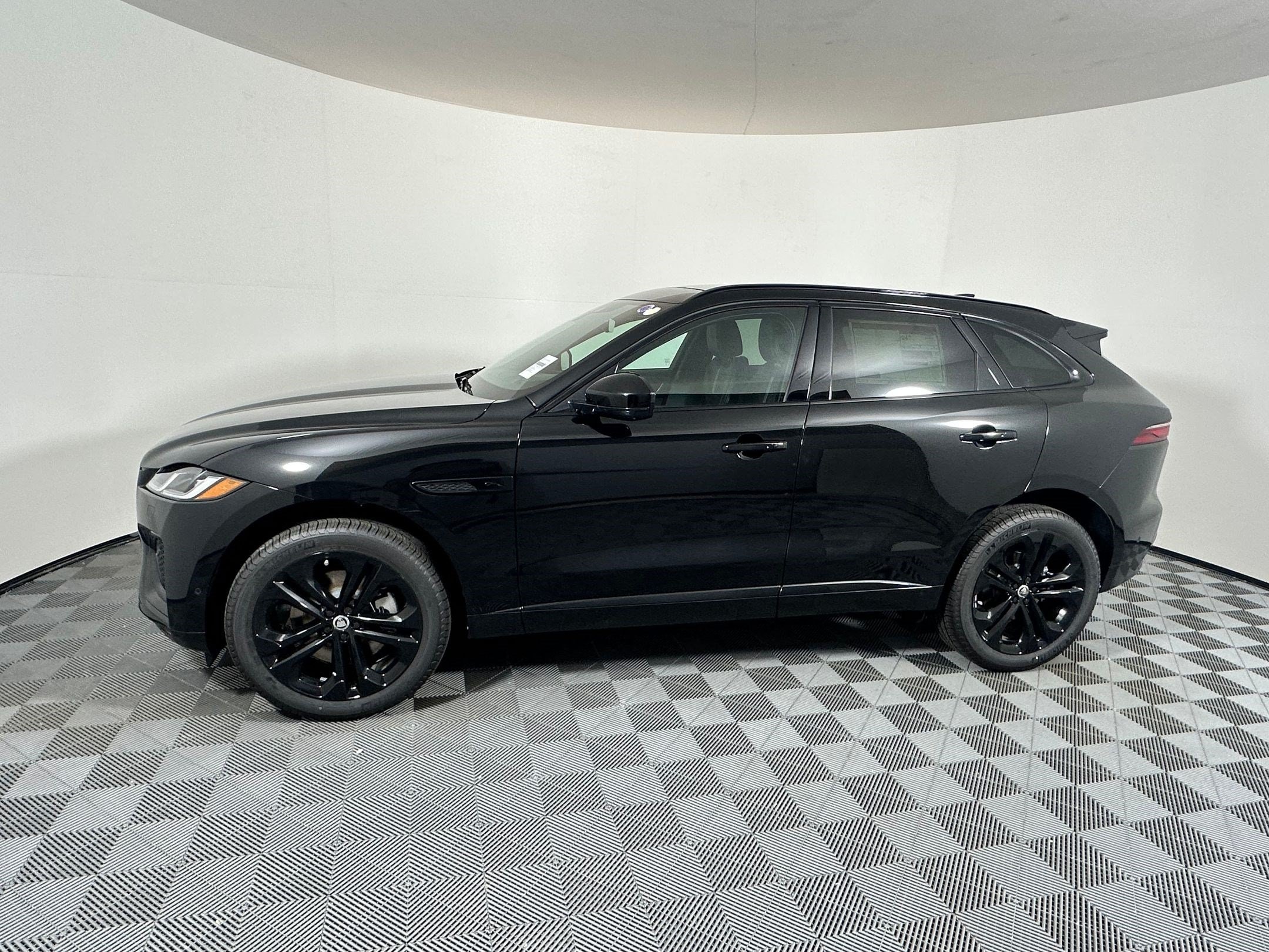 F-PACE R-Dynamic S SUV