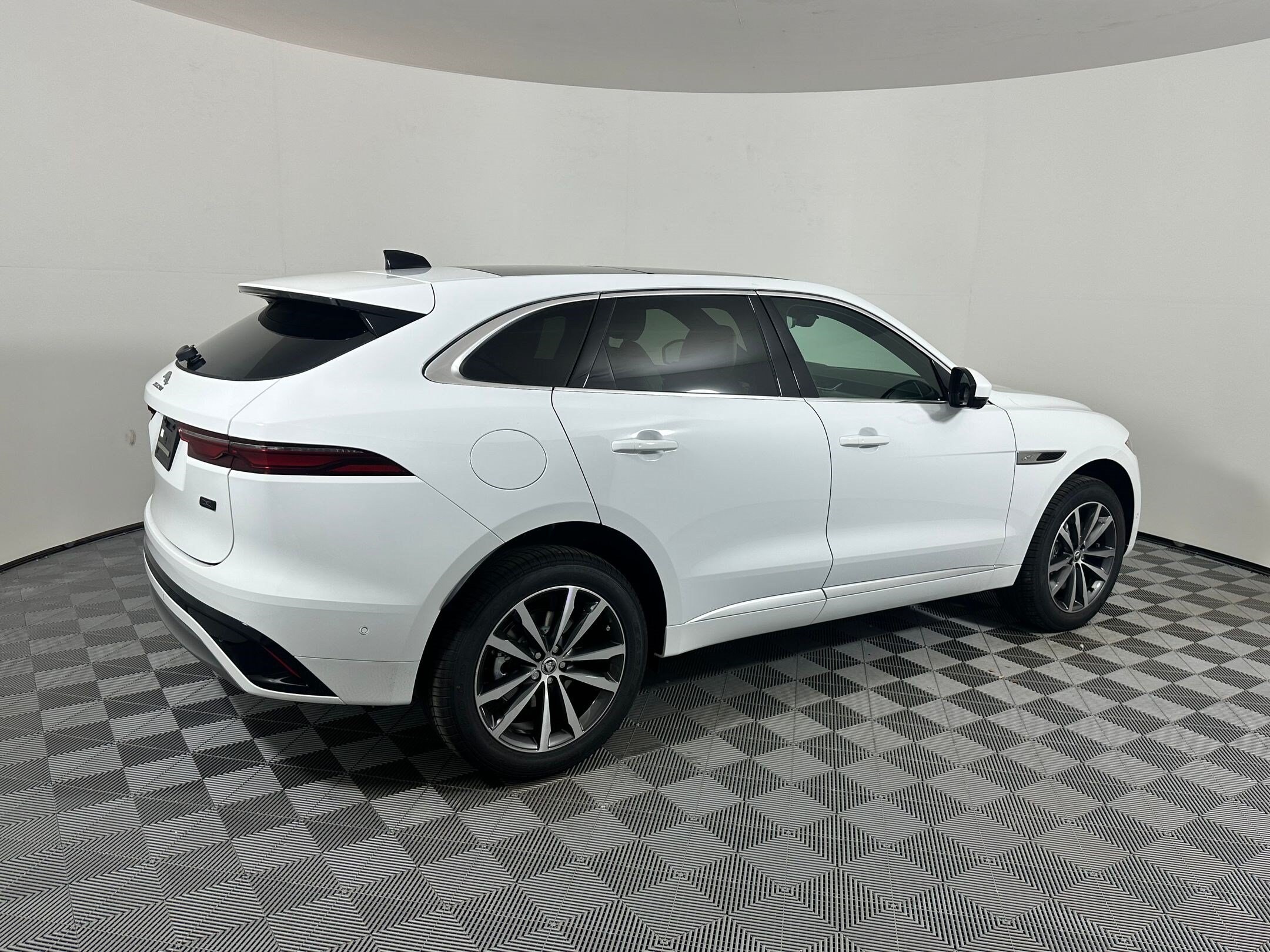 F-PACE R-Dynamic S SUV