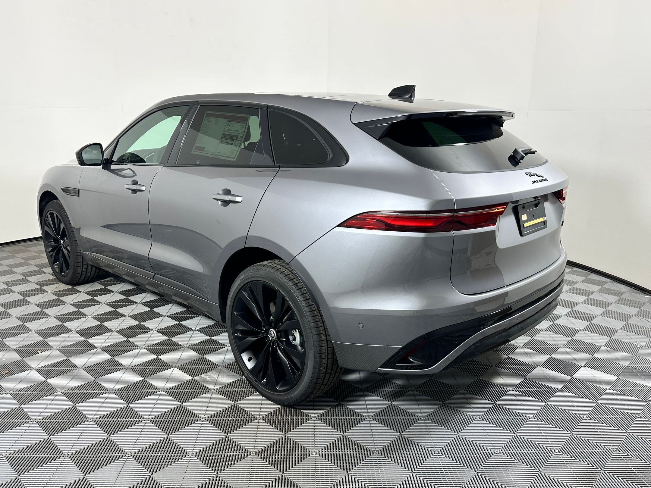 F-PACE R-Dynamic S SUV