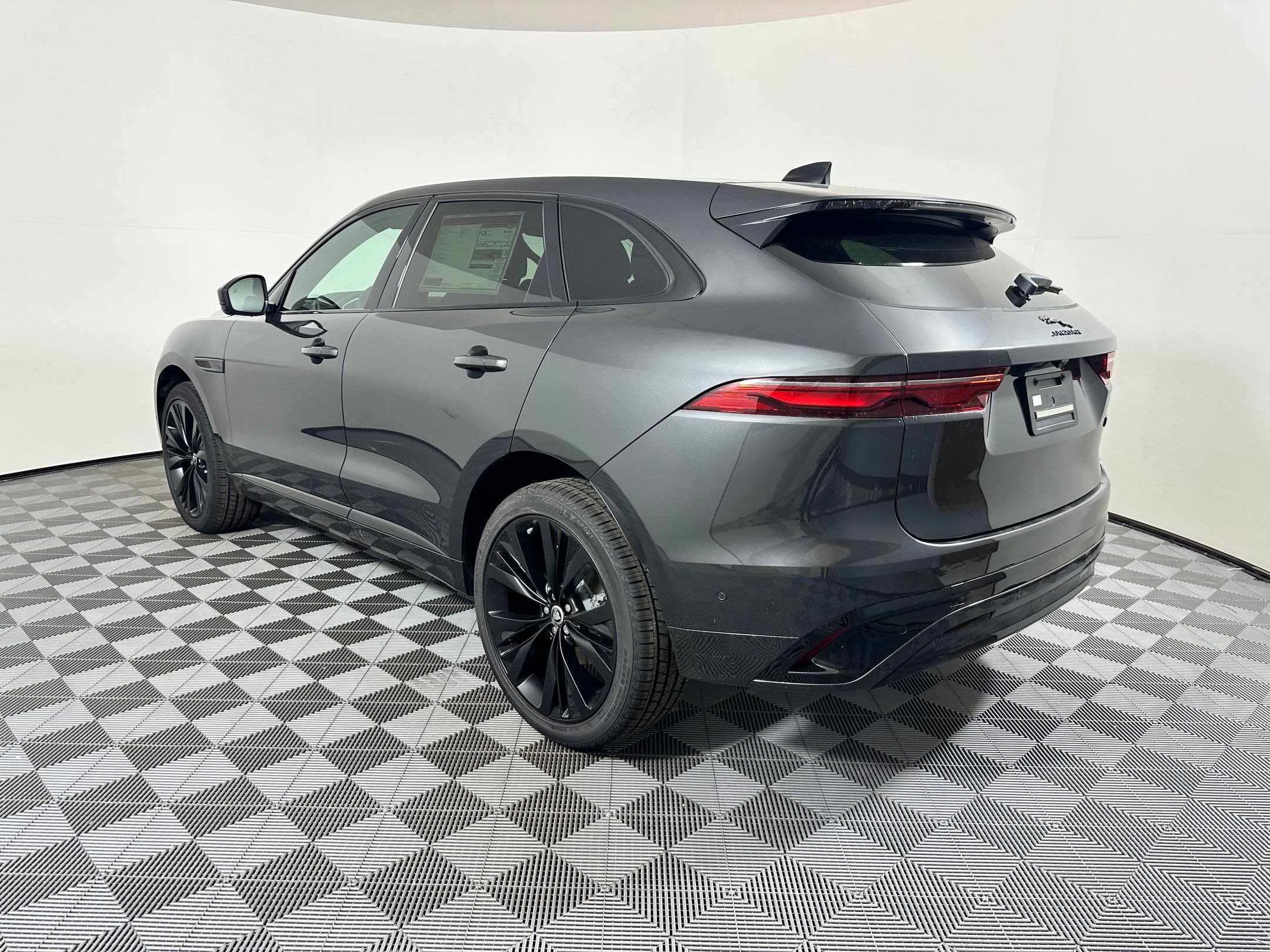 F-PACE R-Dynamic S SUV