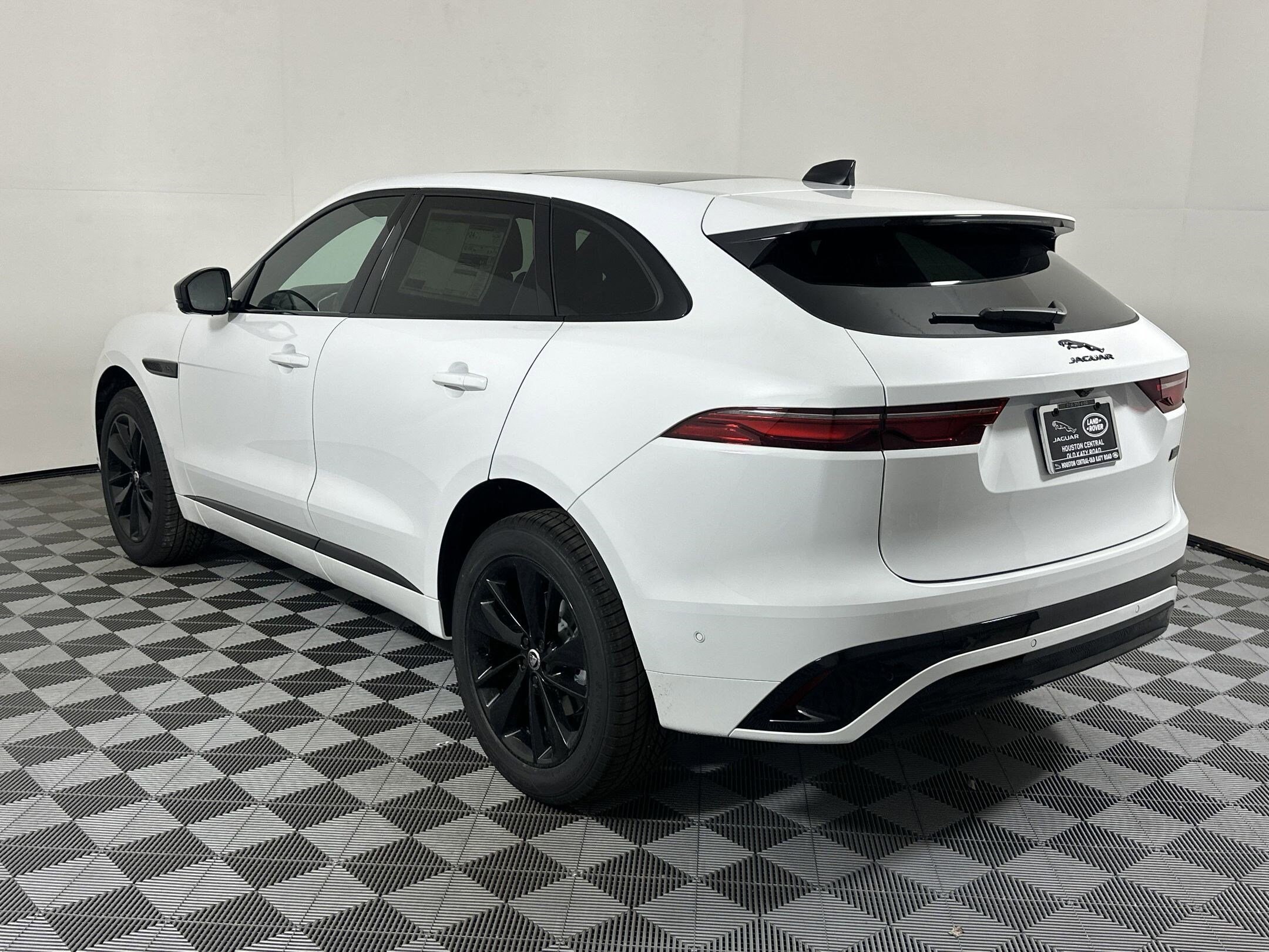 2026 Jaguar F-PACE P250 R-Dynamic S photo 3